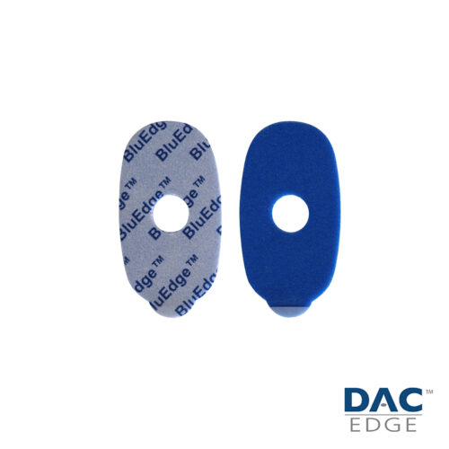 Twee ovale filters, een grijze met de tekst "BluEdge" en een blauwe met een gat in het midden.